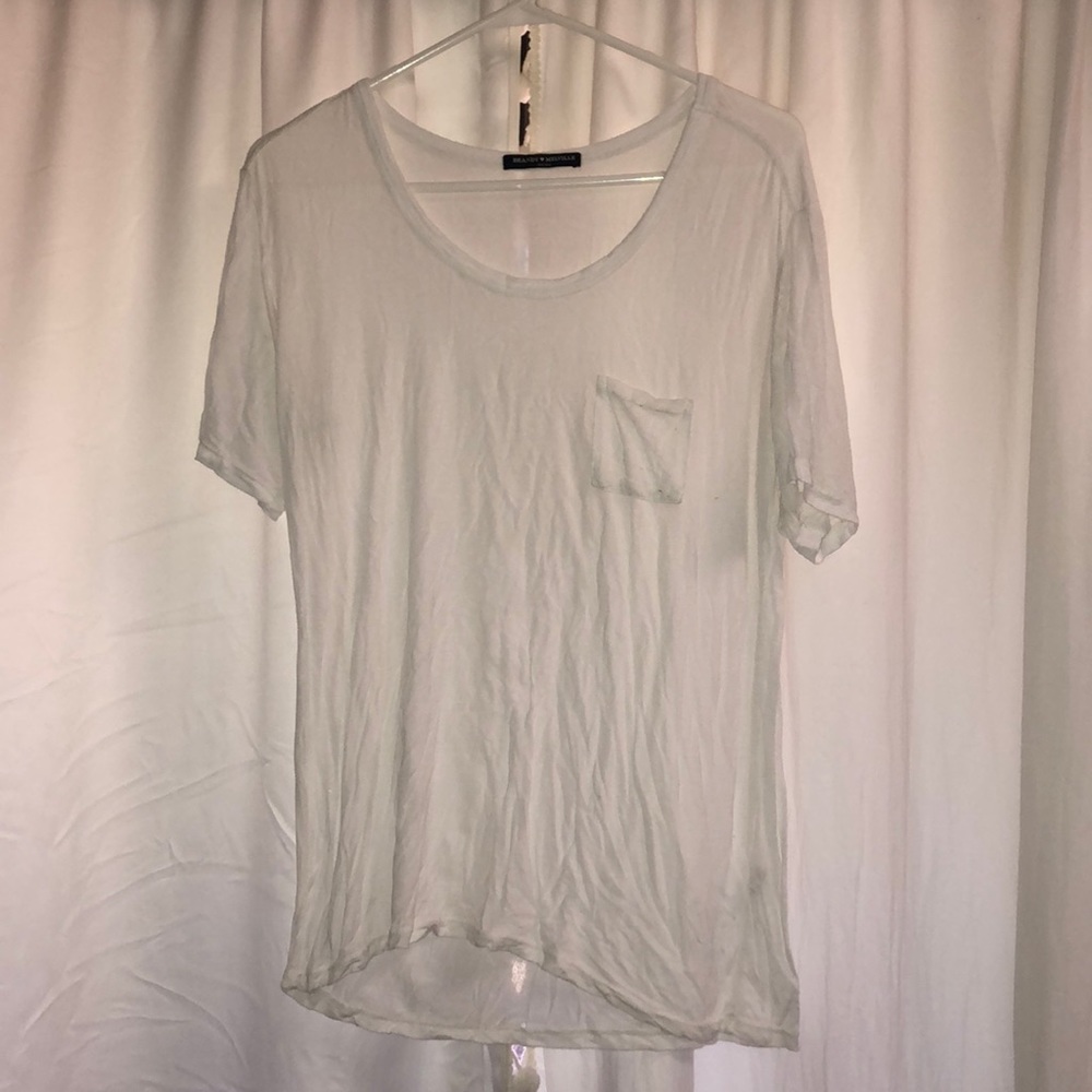 stretchy white pocket tee